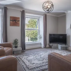 https://langland-road-2-bedroom-town-house-mumbles.cardiffhotelswales.com