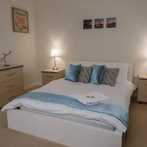 https://royal-limehouse-apartment.cambridgehotelsuk.com